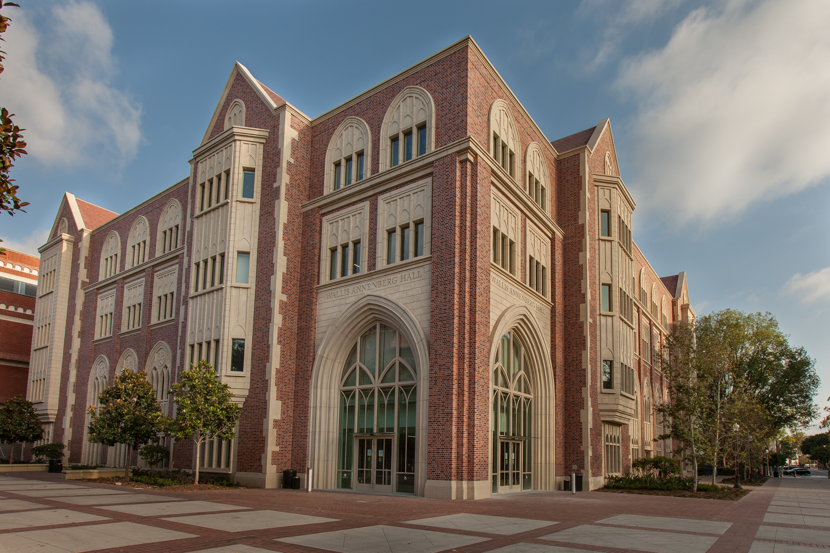 The Los Angeles Times features Wallis Annenberg Hall | USC Annenberg School  for Communication and Journalism