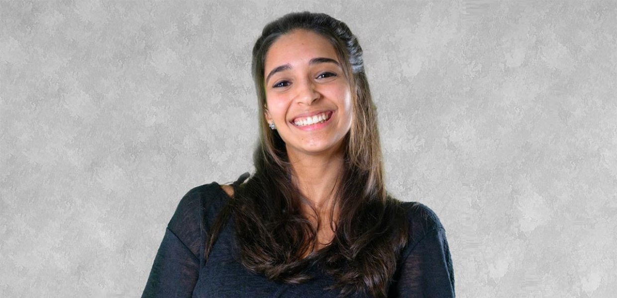 Simran Savani headshot