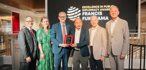 Francis Fukuyama receives the award from the USC Provost.