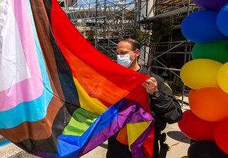 Keck Hospital of USC raises the Progress Pride Flag to kickoff Pride Month, June 1, 2022. (Photo/Gus Ruelas)