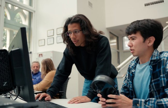 Inside USC Annenberg’s Media Center: How student journalists are shaping the future of news